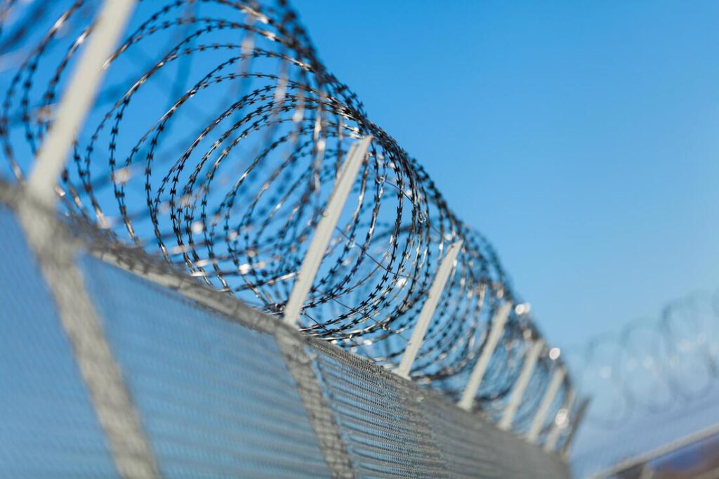 garland-fence-experts-security-fences-1_orig